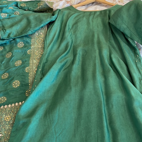 Indian suit - Picture 12 of 12